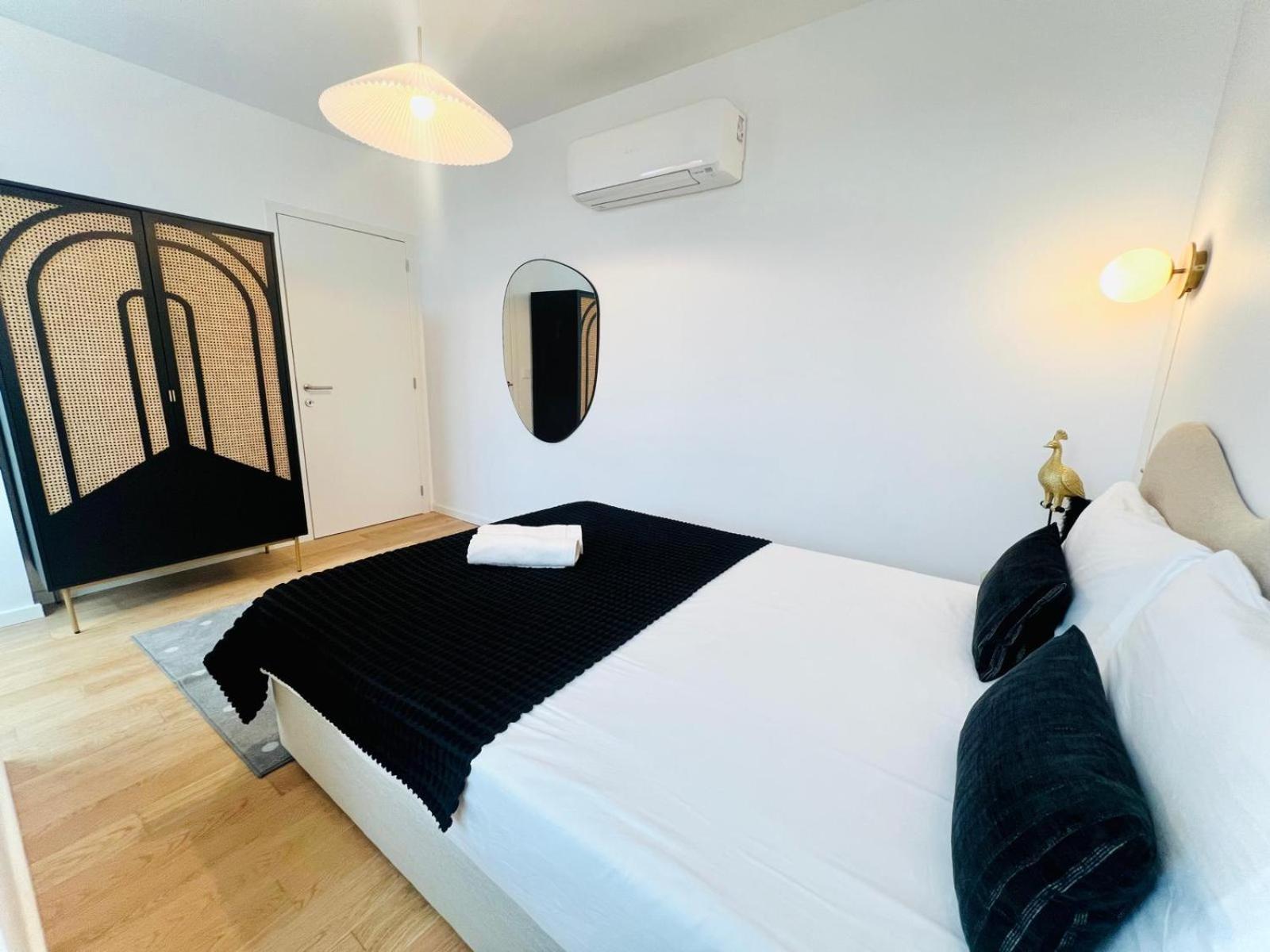 Pink House Ii Beautiful 2 Bedroom Flat In City Center Lisbon