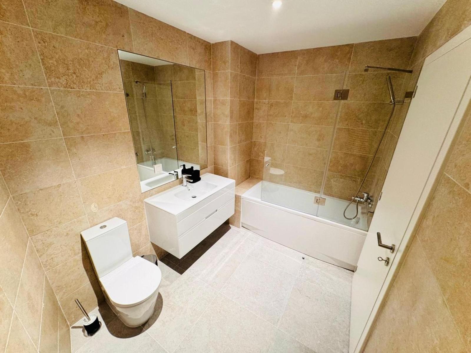 Pink House Ii Beautiful 2 Bedroom Flat In City Center * Lisbon