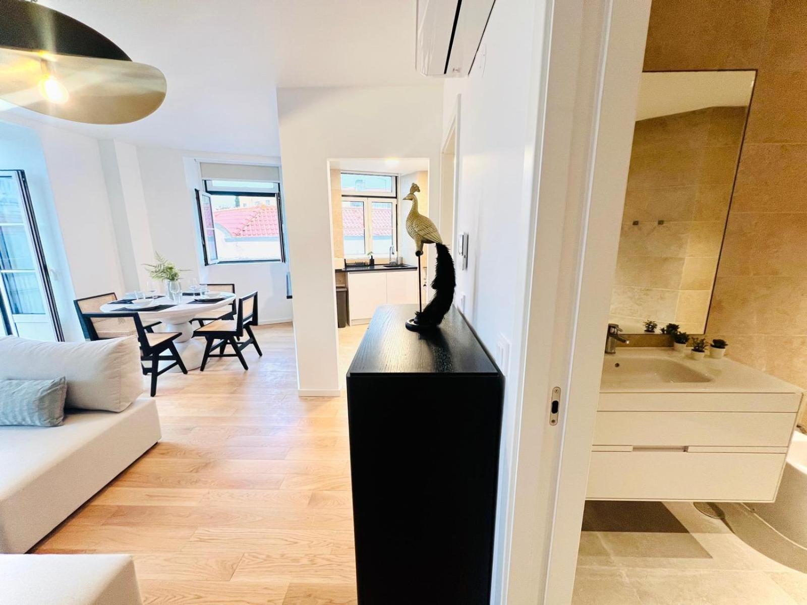 Pink House Ii Beautiful 2 Bedroom Flat In City Center Apartment Lisbon